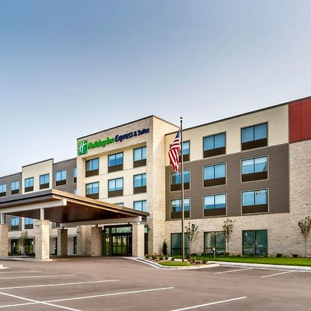 Holiday Inn Express & Suites - Milwaukee West Allis By Ihg Bagian luar foto