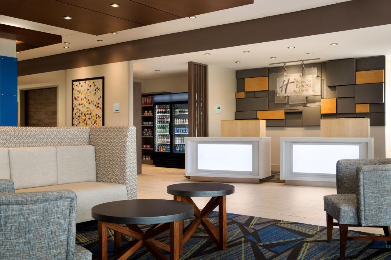 Holiday Inn Express & Suites - Milwaukee West Allis By Ihg Bagian luar foto