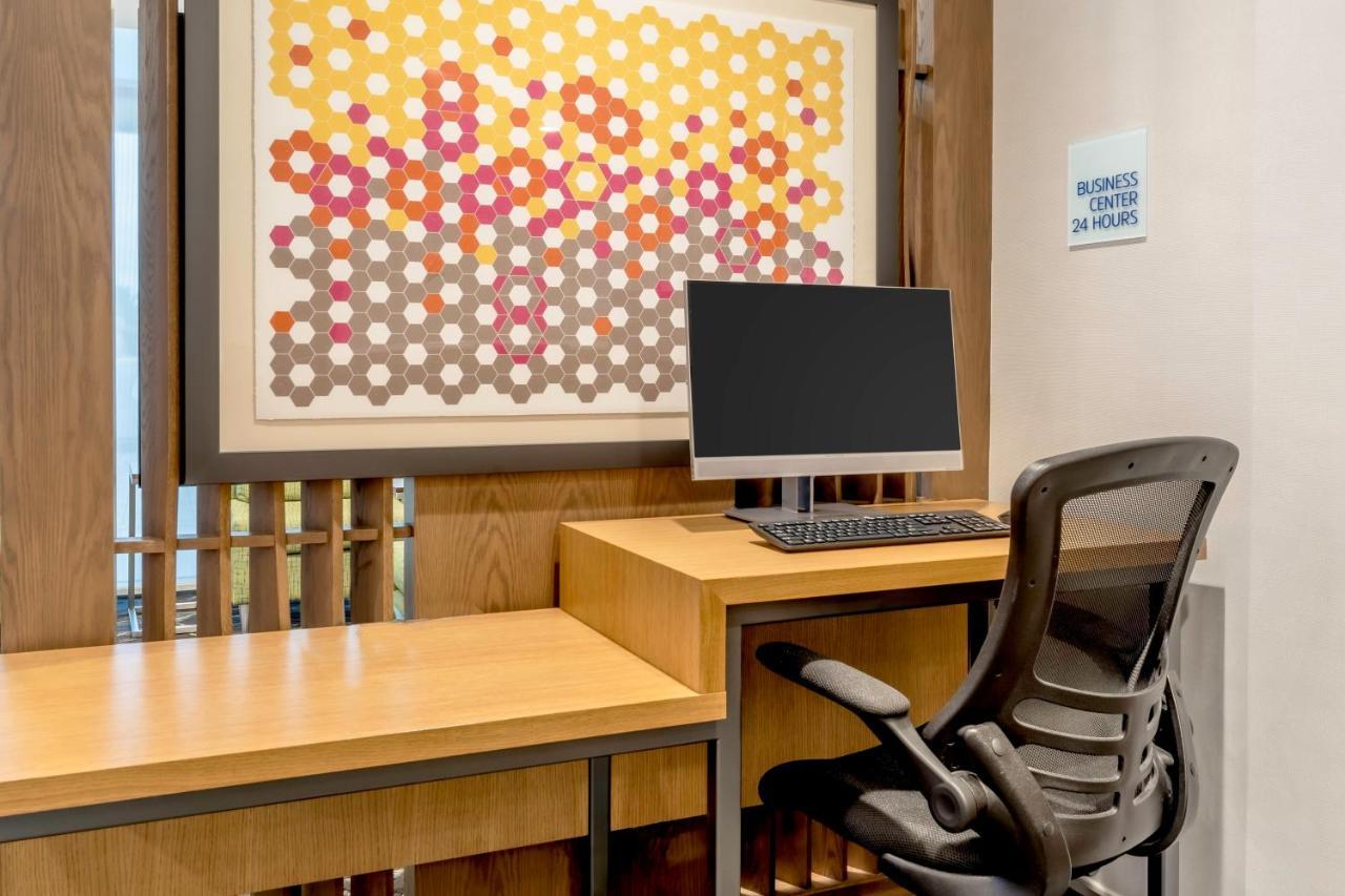 Holiday Inn Express & Suites - Milwaukee West Allis By Ihg Bagian luar foto