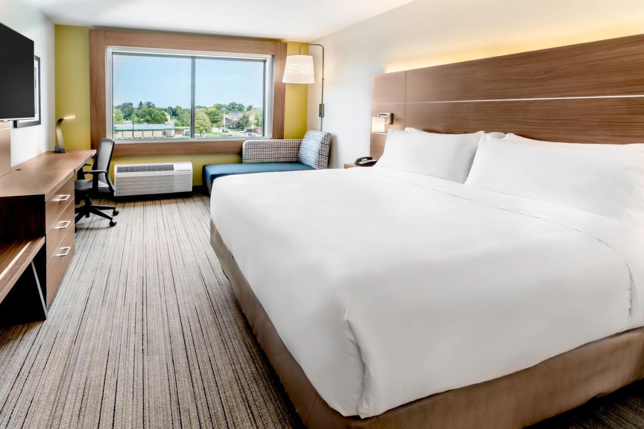 Holiday Inn Express & Suites - Milwaukee West Allis By Ihg Bagian luar foto